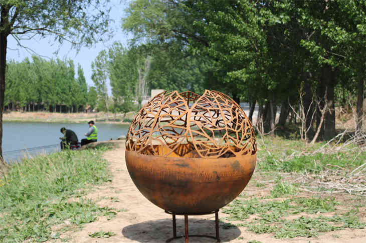 Ognjišča za zunanje skulpture Corten Steel Sphere